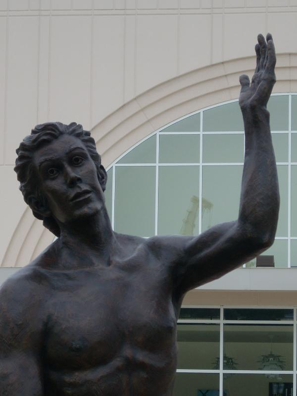 Photo of the Insiration Statue