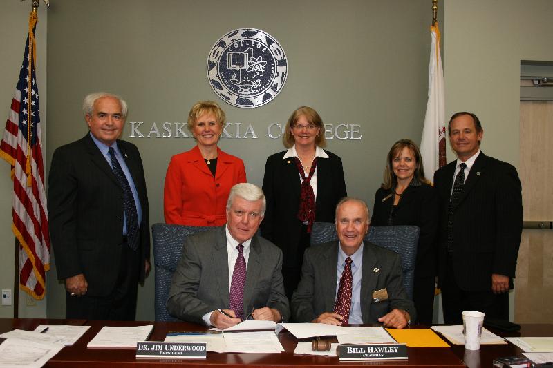 Photo of the Signing of the Nursing Articulation Agreement